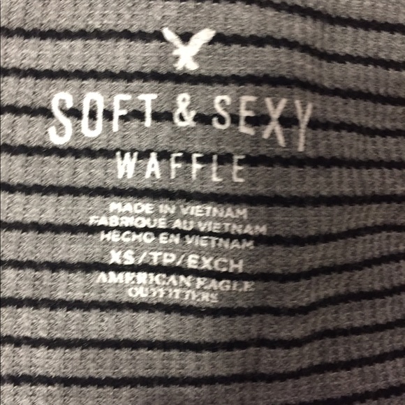 American Eagle Soft & Sexy Long Sleeve Tee - Picture 2 of 2